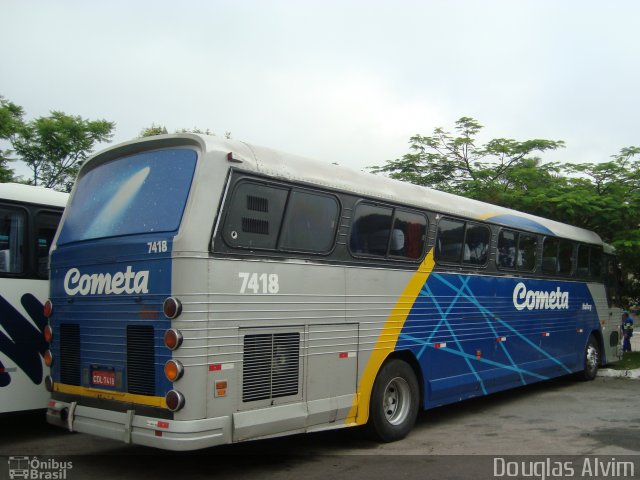 Viação Cometa 7418 na cidade de Mogi das Cruzes, São Paulo, Brasil, por Douglas Alvim. Número da foto: #1280612.