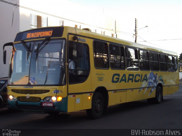 Viação Garcia 7457 na cidade de Paranavaí, Paraná, Brasil, por Robson Alves. Número da foto: #1287754.
