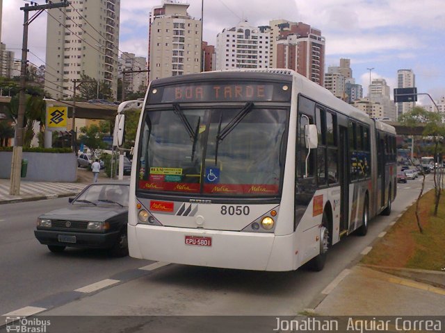 Metra - Sistema Metropolitano de Transporte 8050 na cidade de São Paulo, São Paulo, Brasil, por Jonathan  Aguiar Correa. Número da foto: #1299735.