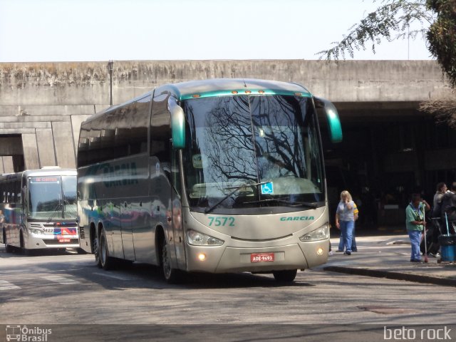 Viação Garcia 7572 na cidade de Curitiba, Paraná, Brasil, por Alberto Selinke. Número da foto: #1306014.