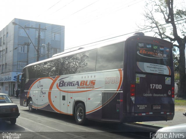Bergabus Turismo 1700 na cidade de Pelotas, Rio Grande do Sul, Brasil, por Felipe Alves. Número da foto: #1311556.