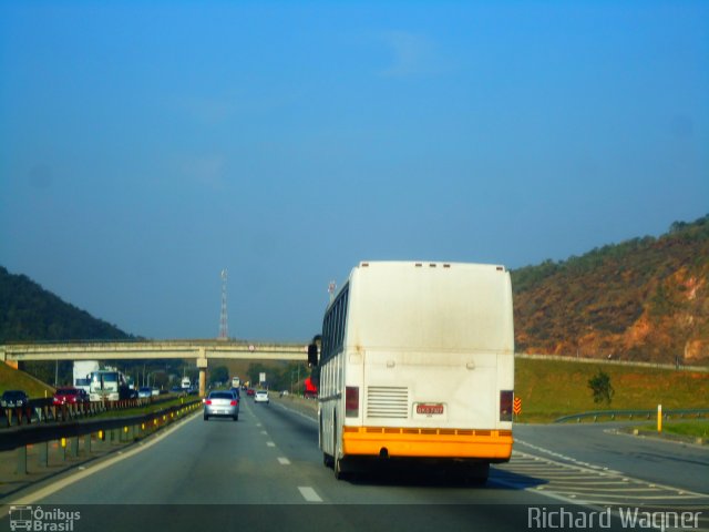 Ônibus Particulares GKO-7529 na cidade de Queimados, Rio de Janeiro, Brasil, por Richard Wagner. Número da foto: #1258179.