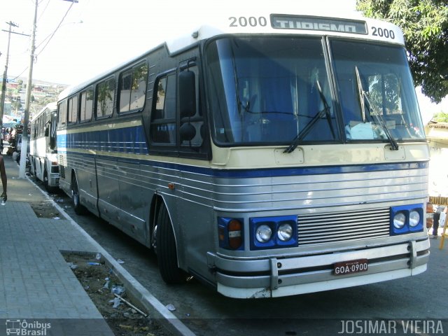 Ônibus Particulares 2000 na cidade de Curvelo, Minas Gerais, Brasil, por Josimar Vieira. ID da foto: 1259178.