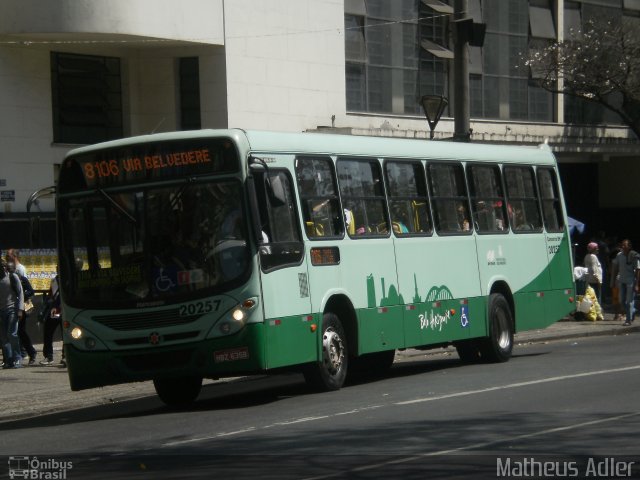 Sagrada Família Ônibus 20257 na cidade de Belo Horizonte, Minas Gerais, Brasil, por Matheus Adler. Número da foto: #1261479.
